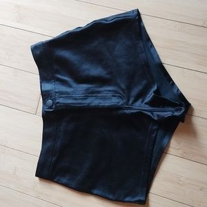 American Apparel Booty Shorts M